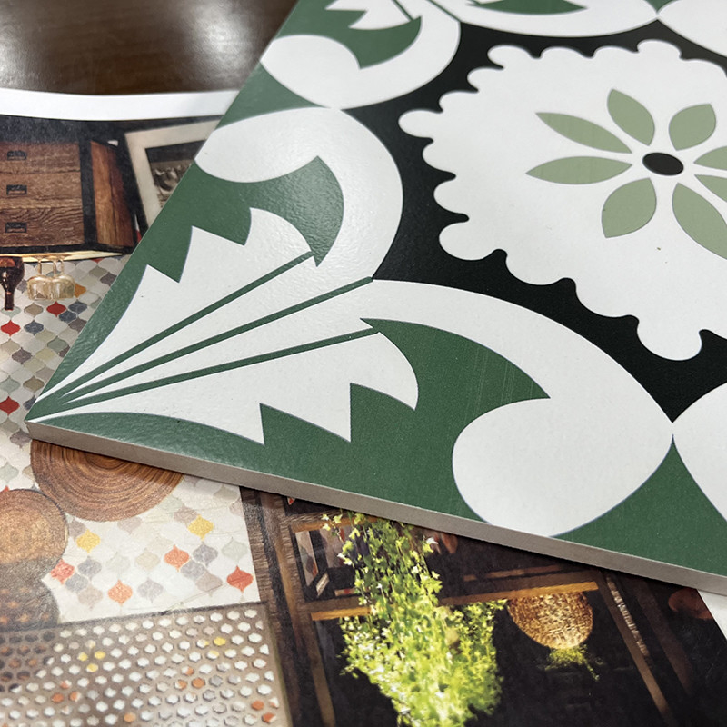 A parede da cozinha pintou a telha floral da porcelana, telhas interiores exteriores do teste padrão de flor do assoalho