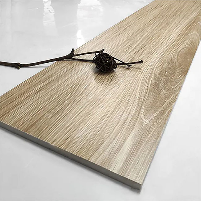 Telhas de madeira de imitação do anti carvalho da superfície áspera do deslizamento 150*900mm para a sala de visitas
