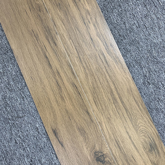 Do corpo completo de imitação da textura da madeira maciça da grão de assoalho das telhas deslizamento de madeira moderno não