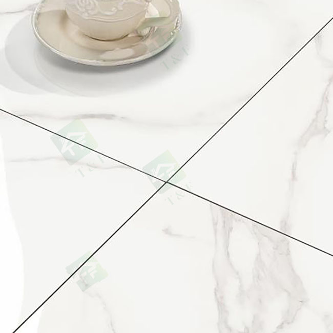 a sala de visitas de 600*600mm vitrificou azulejos que o mármore branco super com veia de Glod vitrificou lustrado