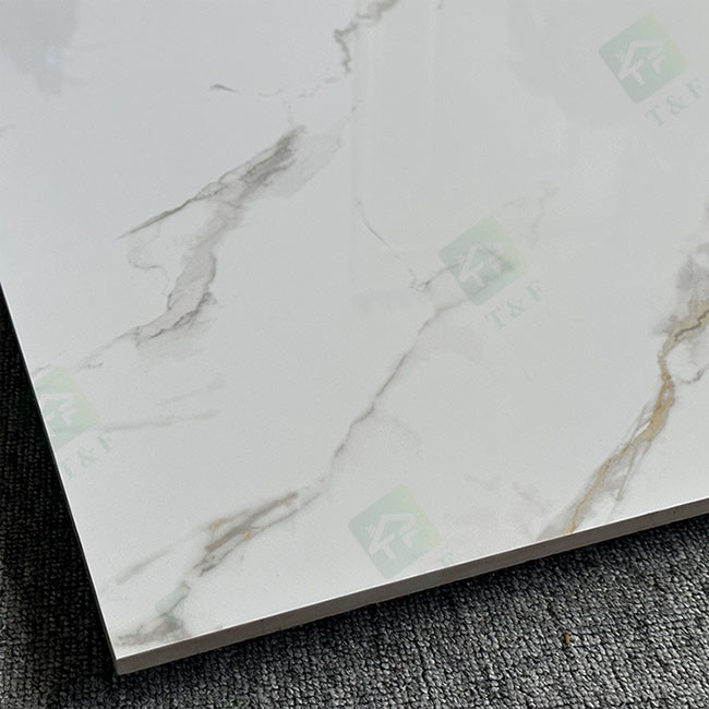 a sala de visitas de 600*600mm vitrificou azulejos que o mármore branco super com veia de Glod vitrificou lustrado