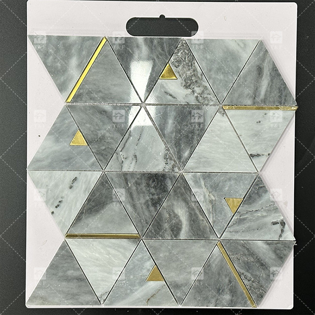 Triângulo de pedra de mármore azulejos de mosaico de luxo com aço inoxidável azulejos de metal mosaico backsplash banheiro