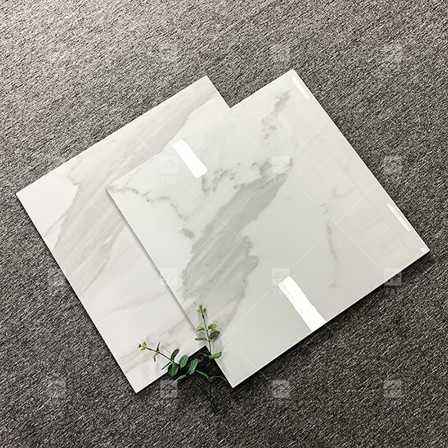 600x600mm Chapas de porcelana de mármore branco padrão para piso