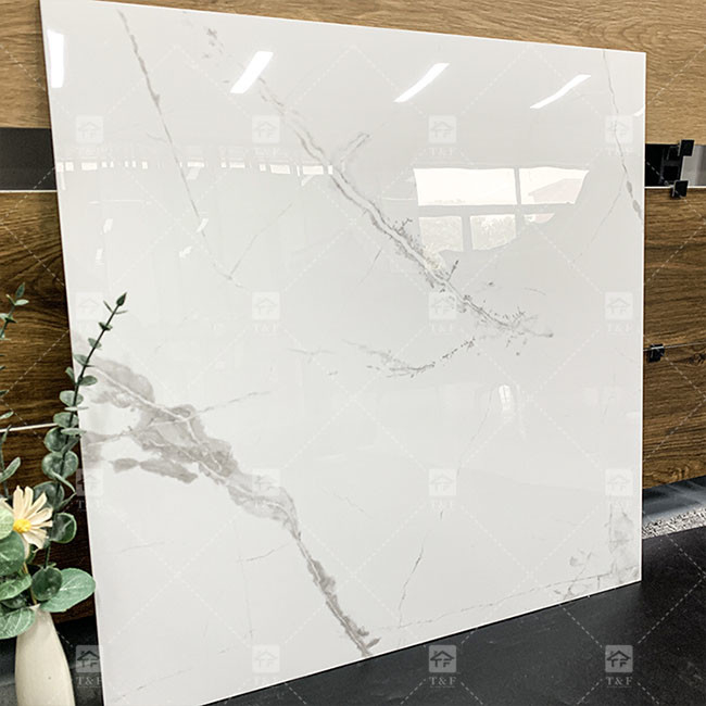 600x600mm Chapas de porcelana de mármore branco padrão para piso